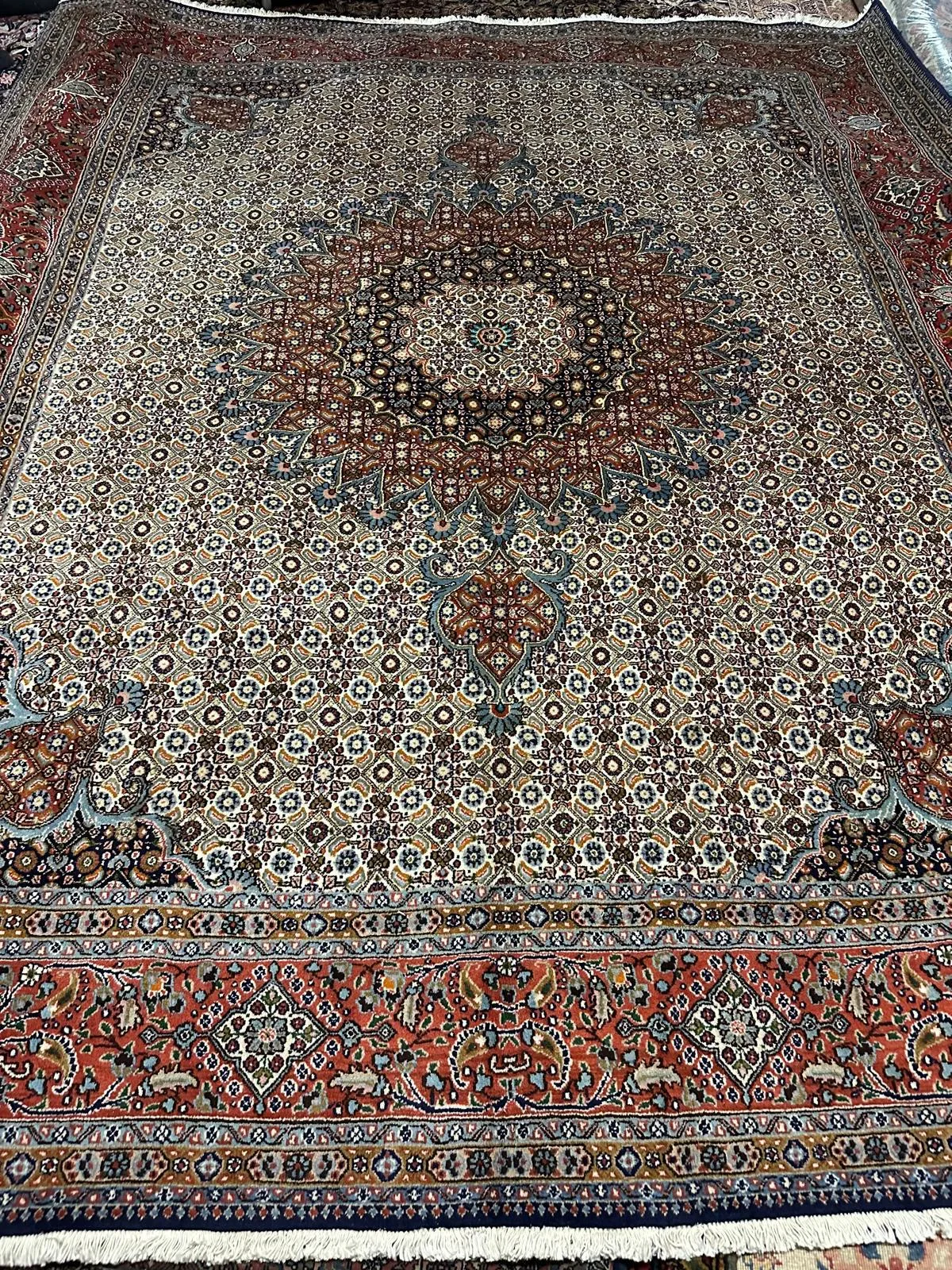 Tapis ancien expertisé dans les Alpes-Maritimes